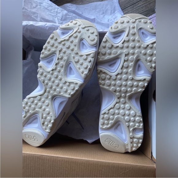 FILA Ray Tracer Chunky Sneaker Taupe white Beige neutral Tan 8.5 used - Picture 11 of 15